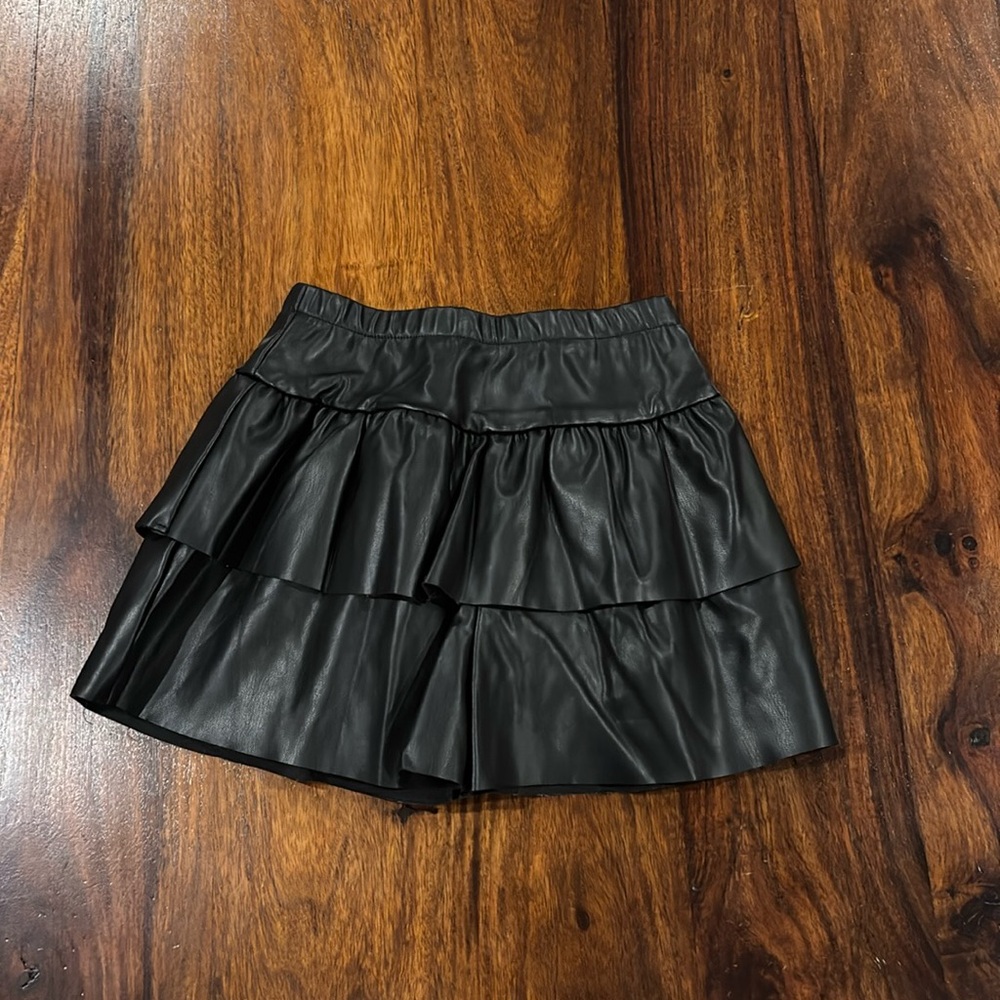 Mayoral Size 4 Black Faux Leather Skort